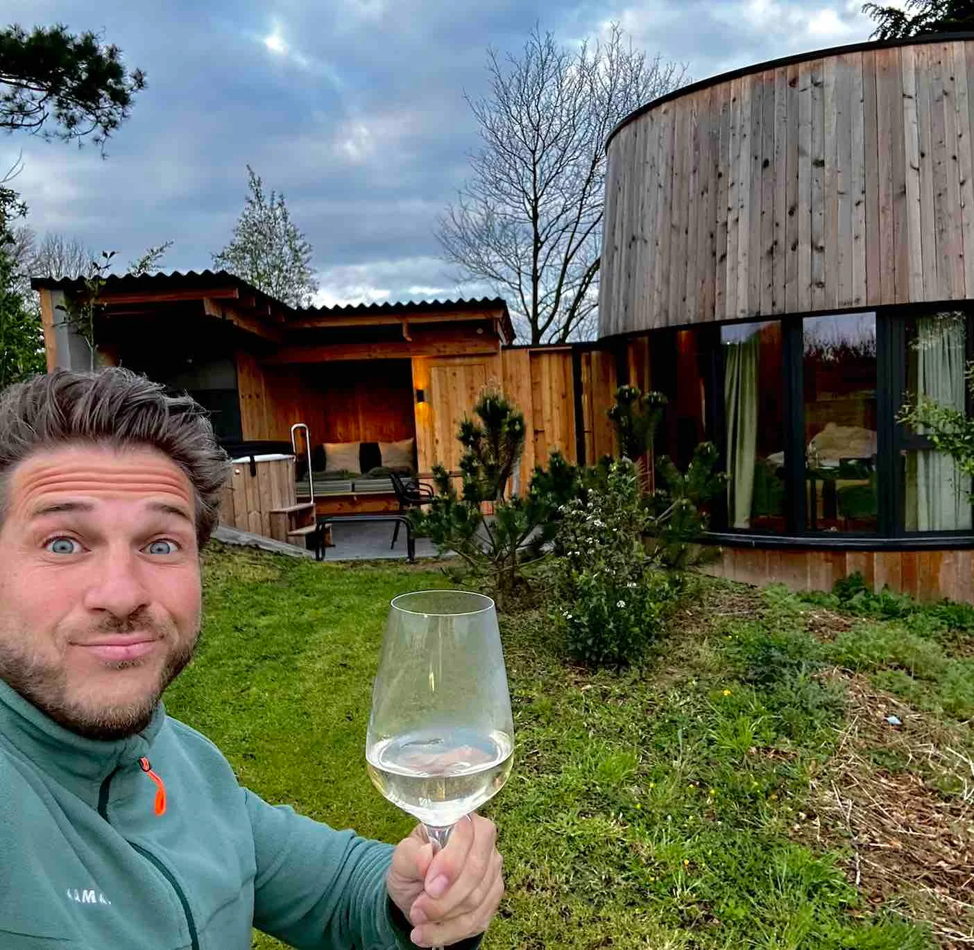 Vignes et hébergements insolites du Domaine de Biamont à Incourt